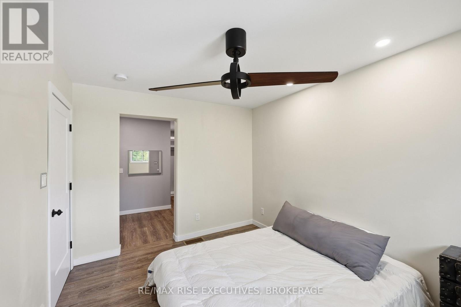 137 FORD STREET - 24