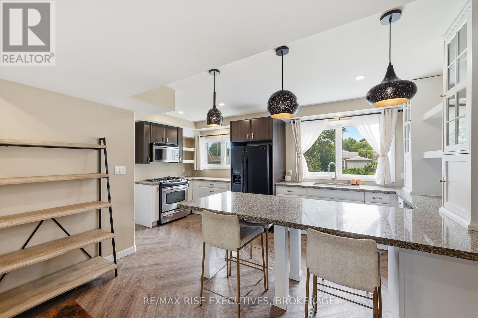 137 FORD STREET - 6