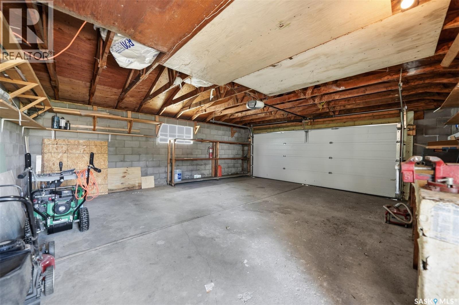 825 L AVENUE N - Image 16