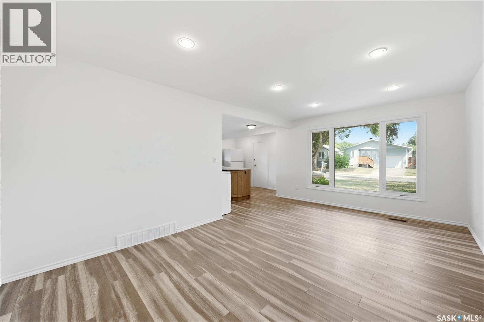 825 L AVENUE N - 4