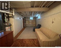Den - 929 Brown Street, Moose Jaw, SK S6H2Z1 Photo 8