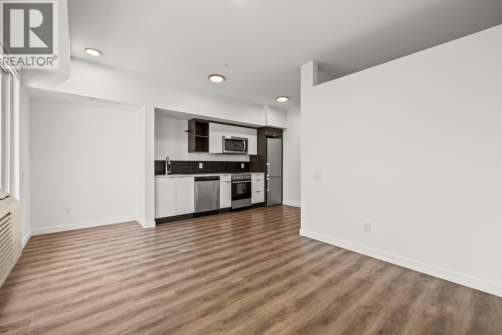 #303 615 Rutland Road - 12