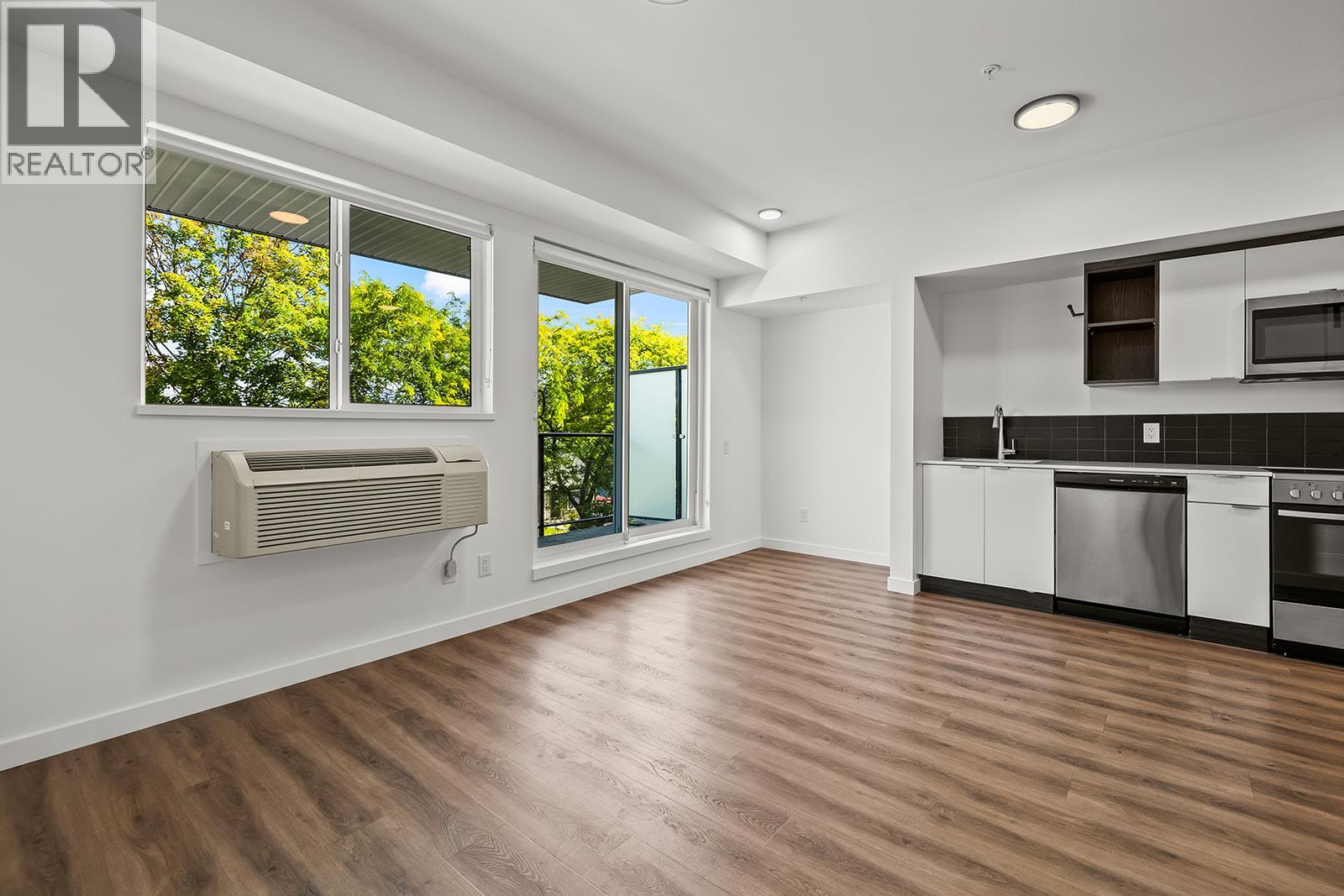 #303 615 Rutland Road - 11