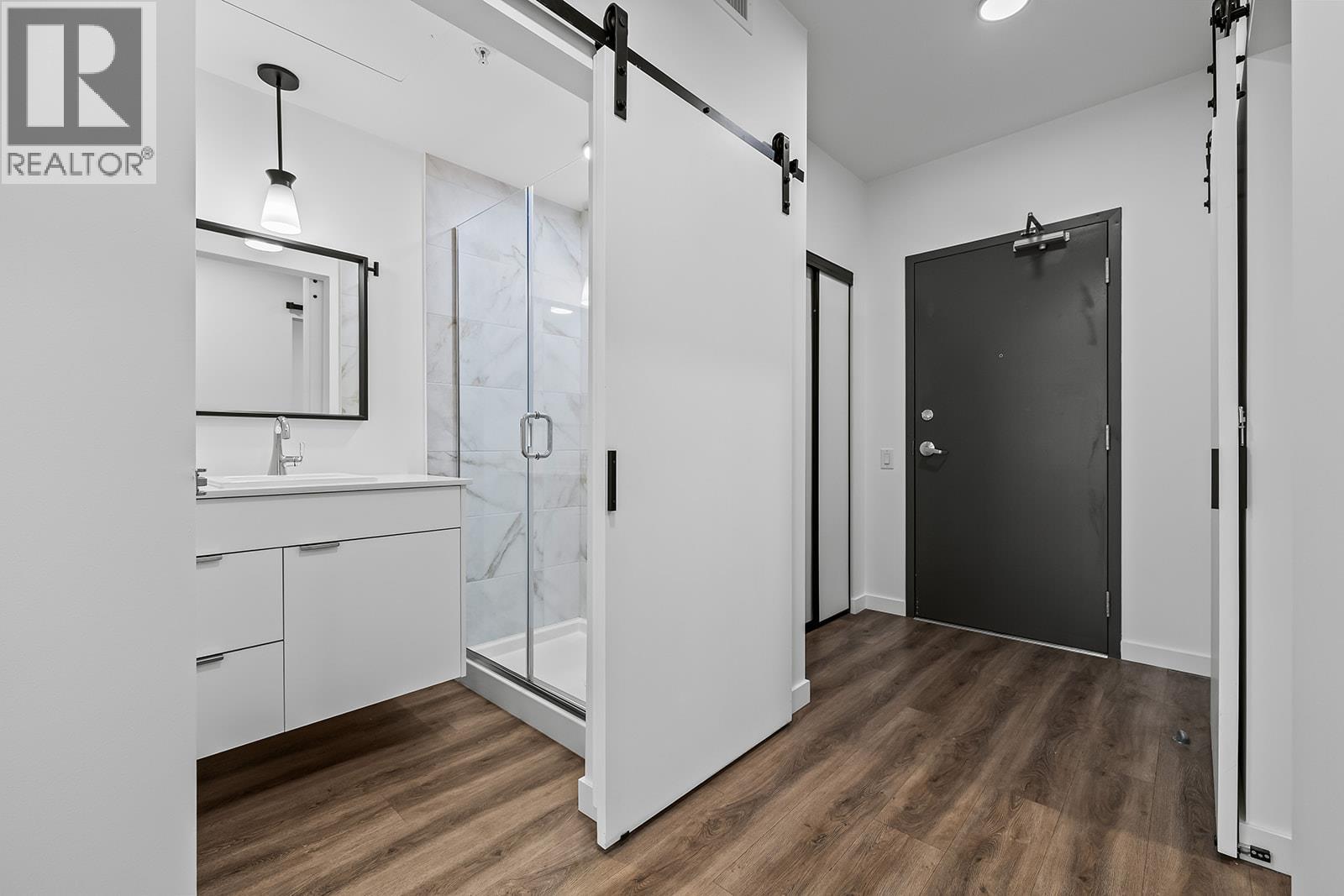 #303 615 Rutland Road - 19