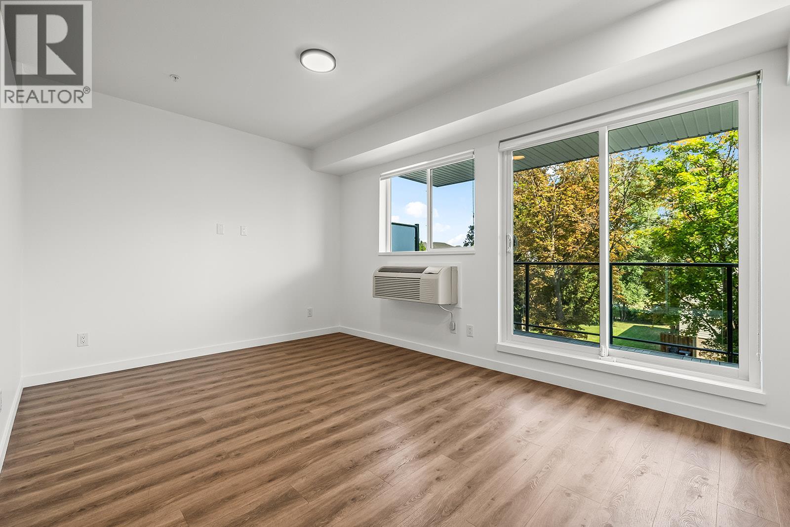 #303 615 Rutland Road - 9