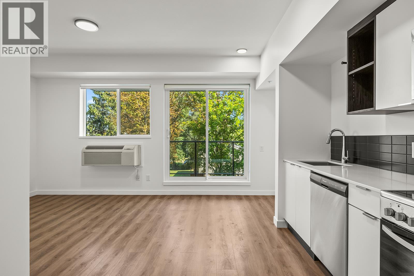 #303 615 Rutland Road - 10