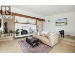 679 Corlett Road, Gibsons, BC V0N1V9 Photo 8