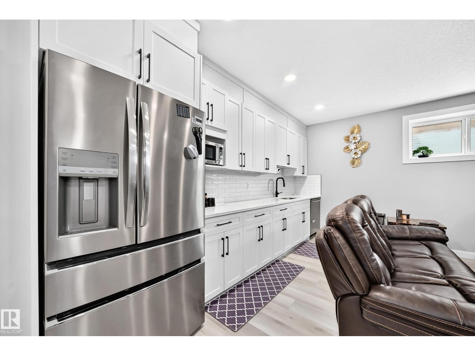 38 AVONLEA WY - 42