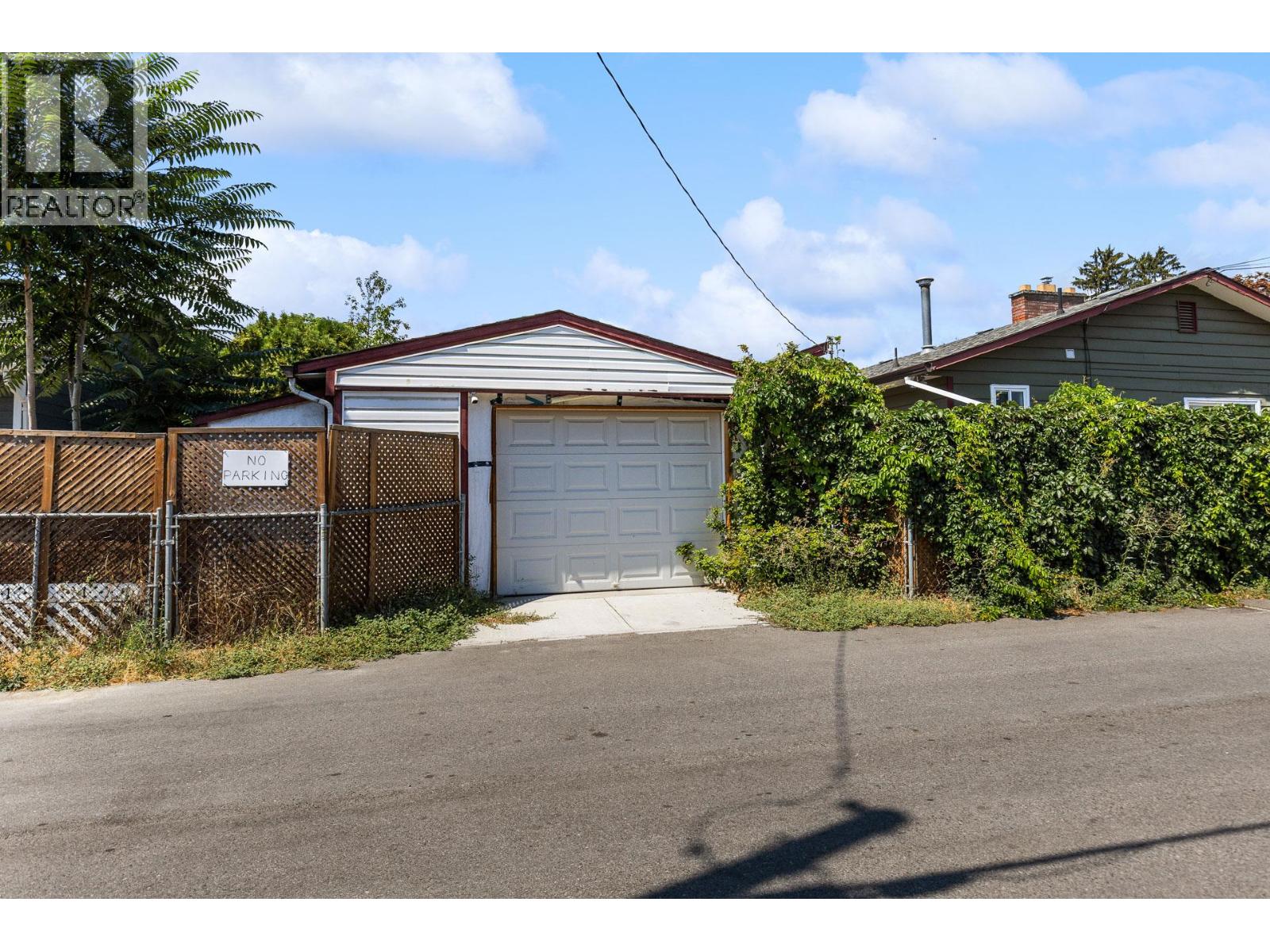 925 Sutherland Avenue - 31