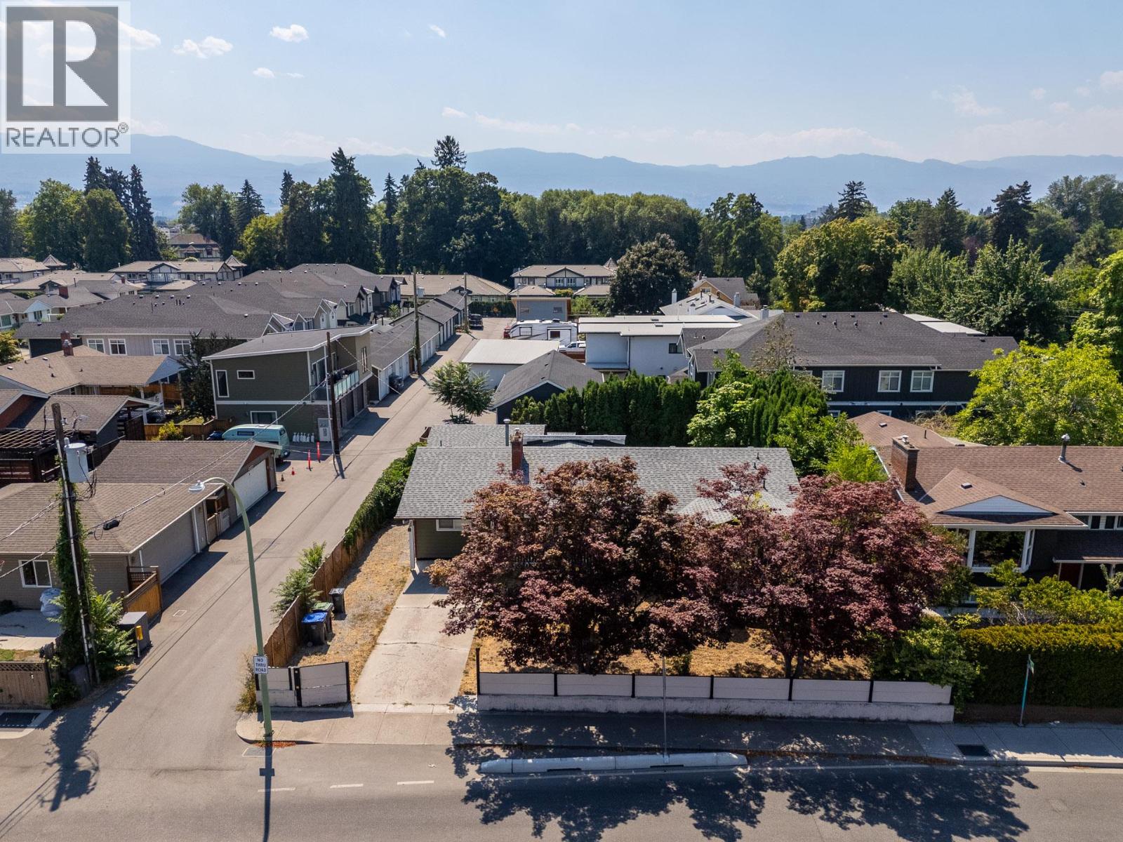 925 Sutherland Avenue - 40