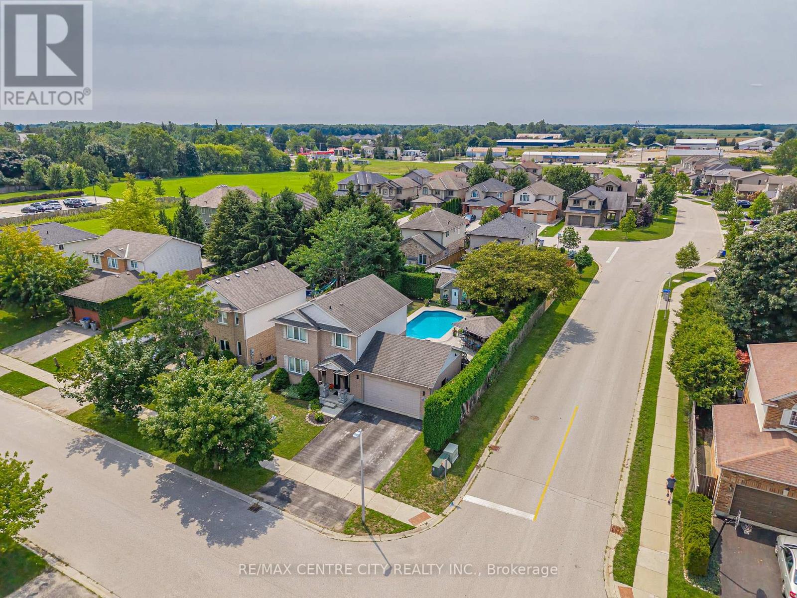 43 MEREDITH DRIVE - Image 35