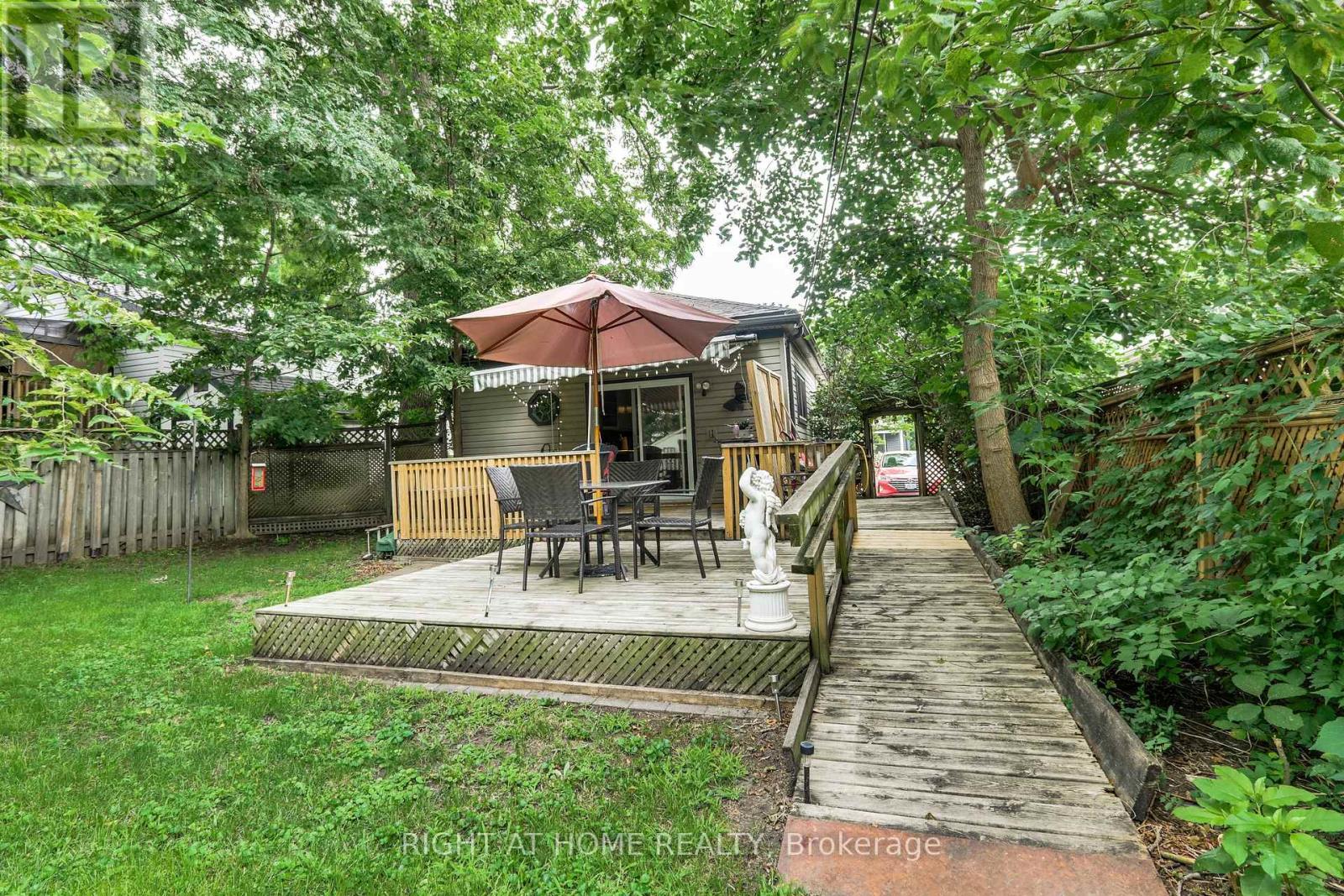 1053 FRANCES STREET - Image 30