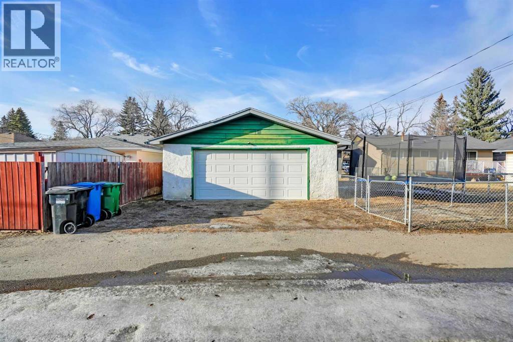 2046 33 Street Southeast - Photo 8