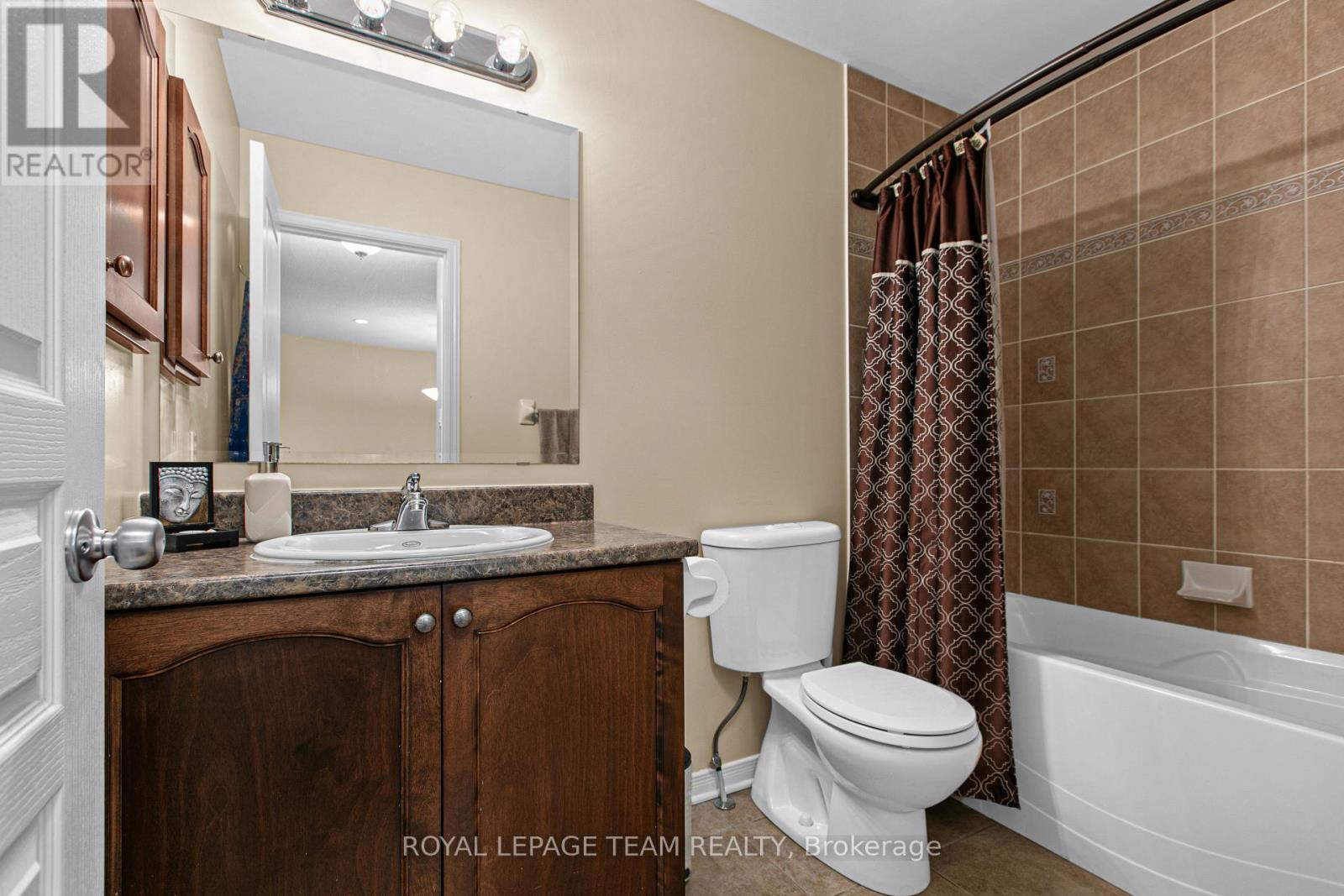 3 Bed, 4 Bath House for Sale in Ottawa – 411 JUNE COURT, Ottawa – MLS# X13671586 - Image 24