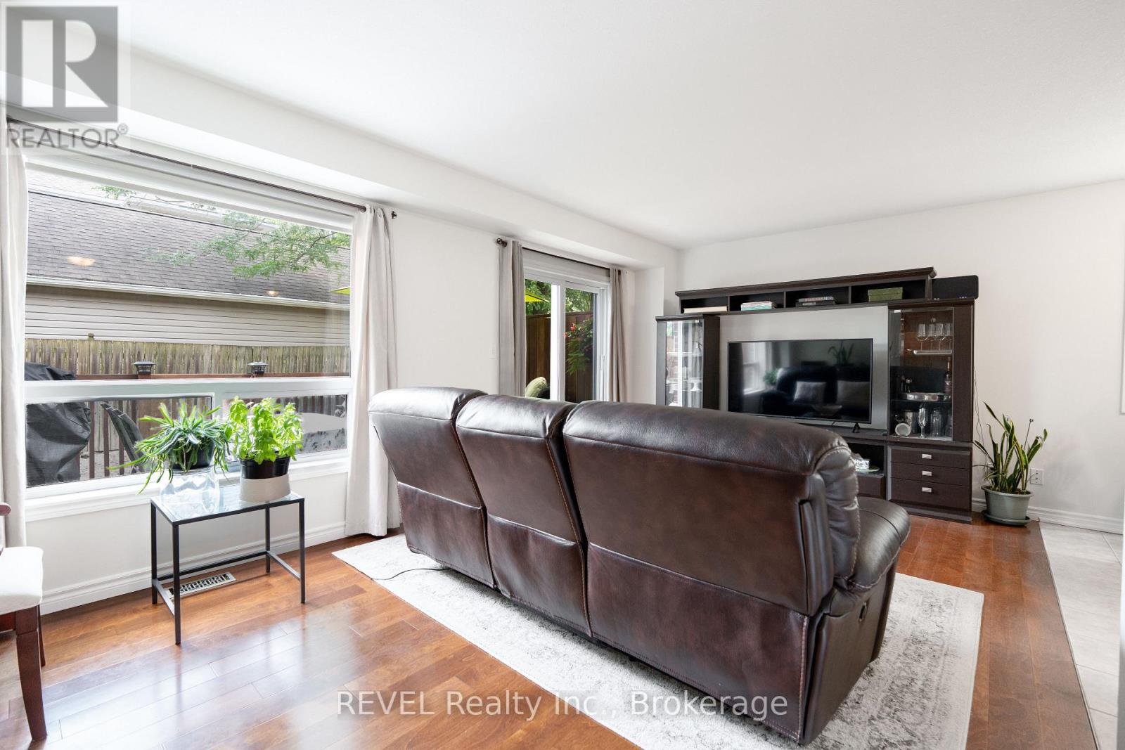 11 - 6263 VALLEY WAY - Image 17
