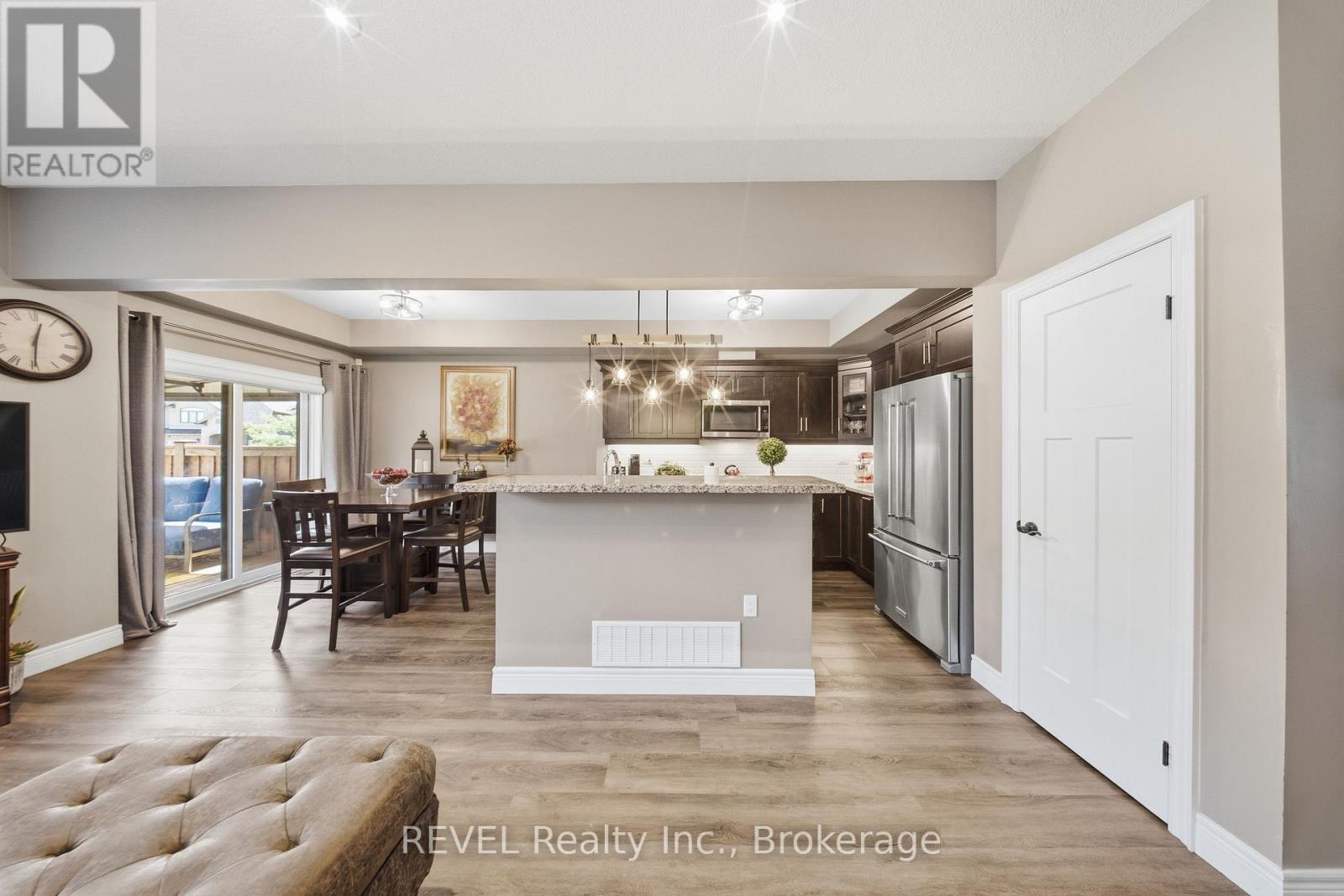 38 DENNIS DRIVE - Image 10
