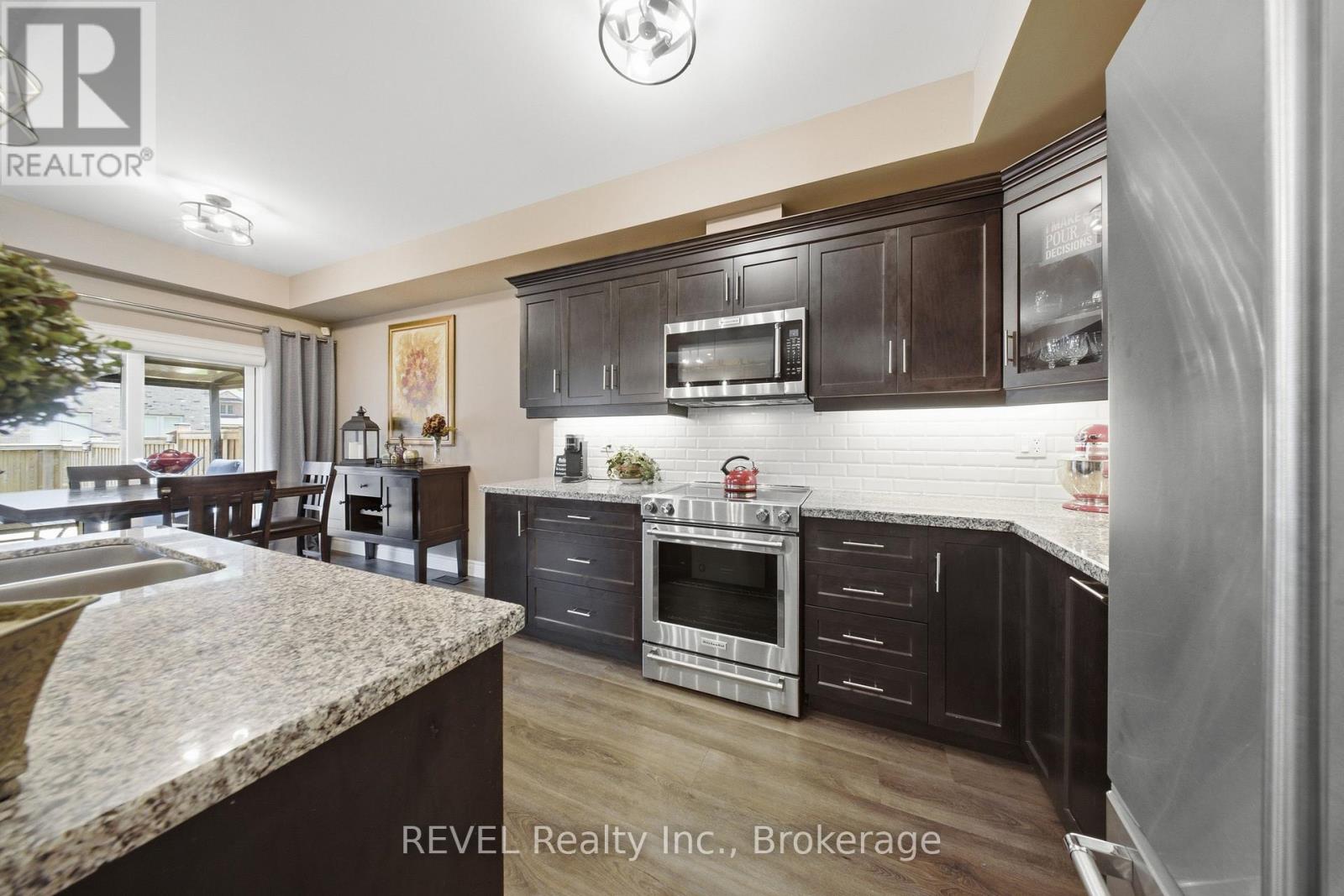 38 DENNIS DRIVE - Image 12