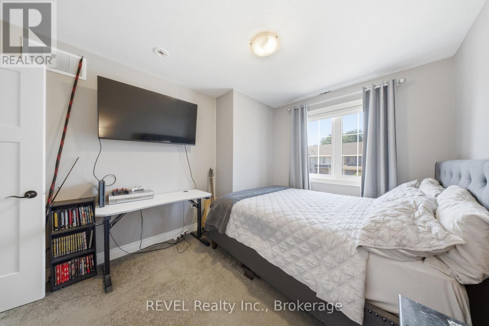 38 DENNIS DRIVE - Image 19