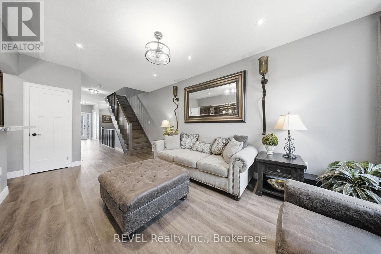 38 DENNIS DRIVE - Image 8