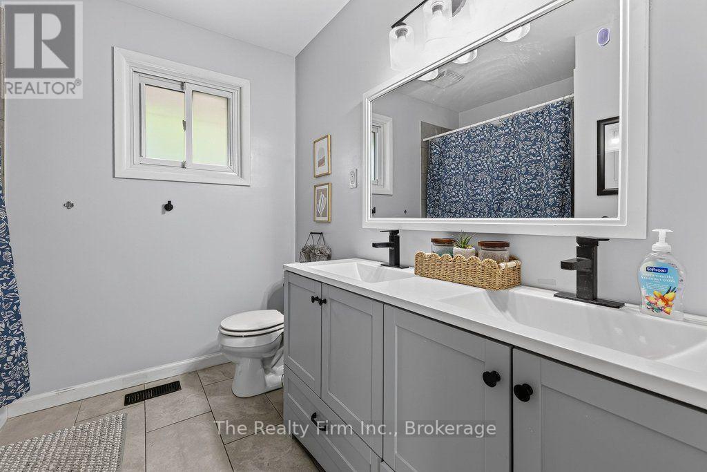 126 SPRINGBANK AVENUE N - Image 17