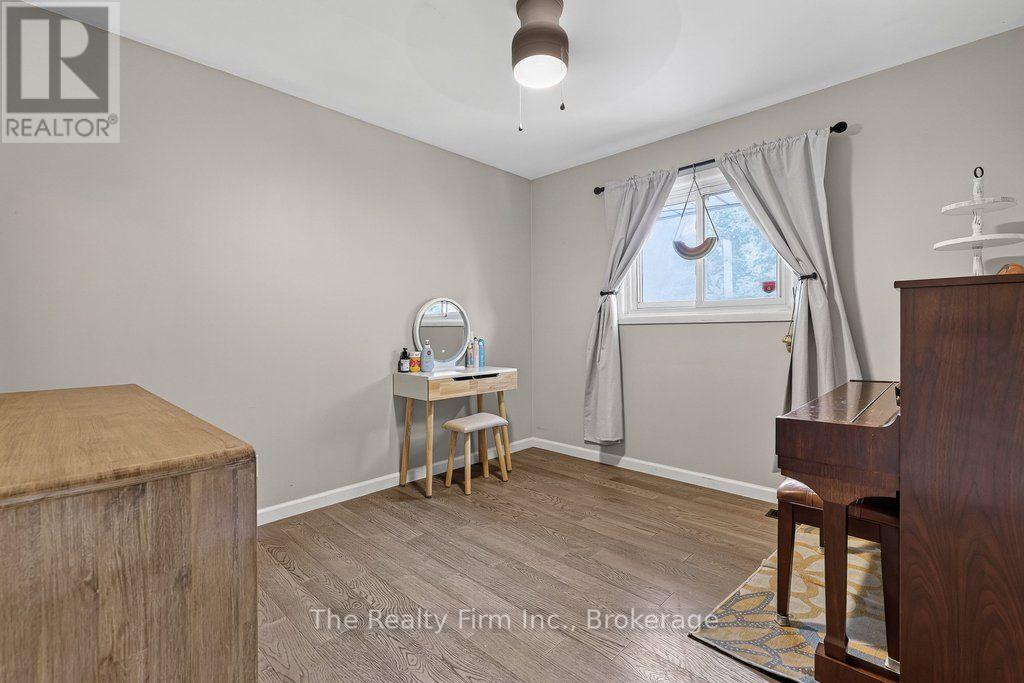 126 SPRINGBANK AVENUE N - Image 19