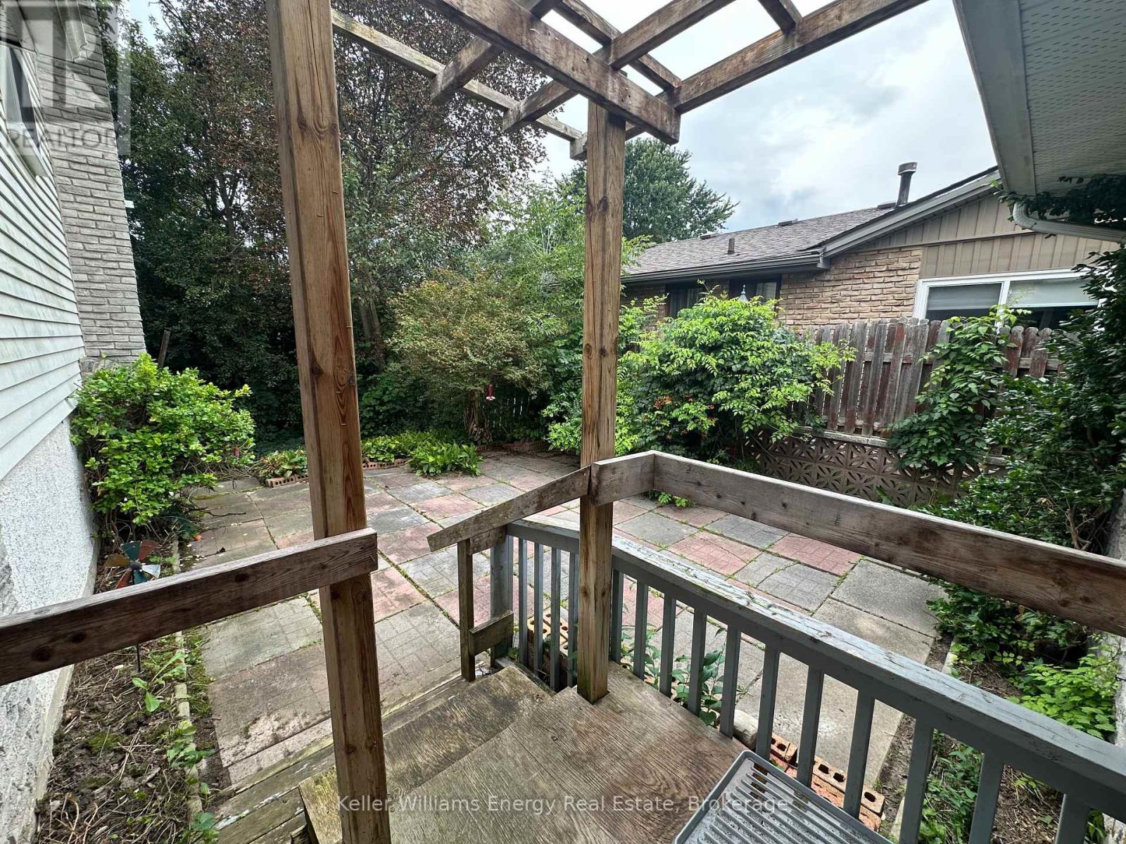 252 KEEWATIN STREET S - Image 24