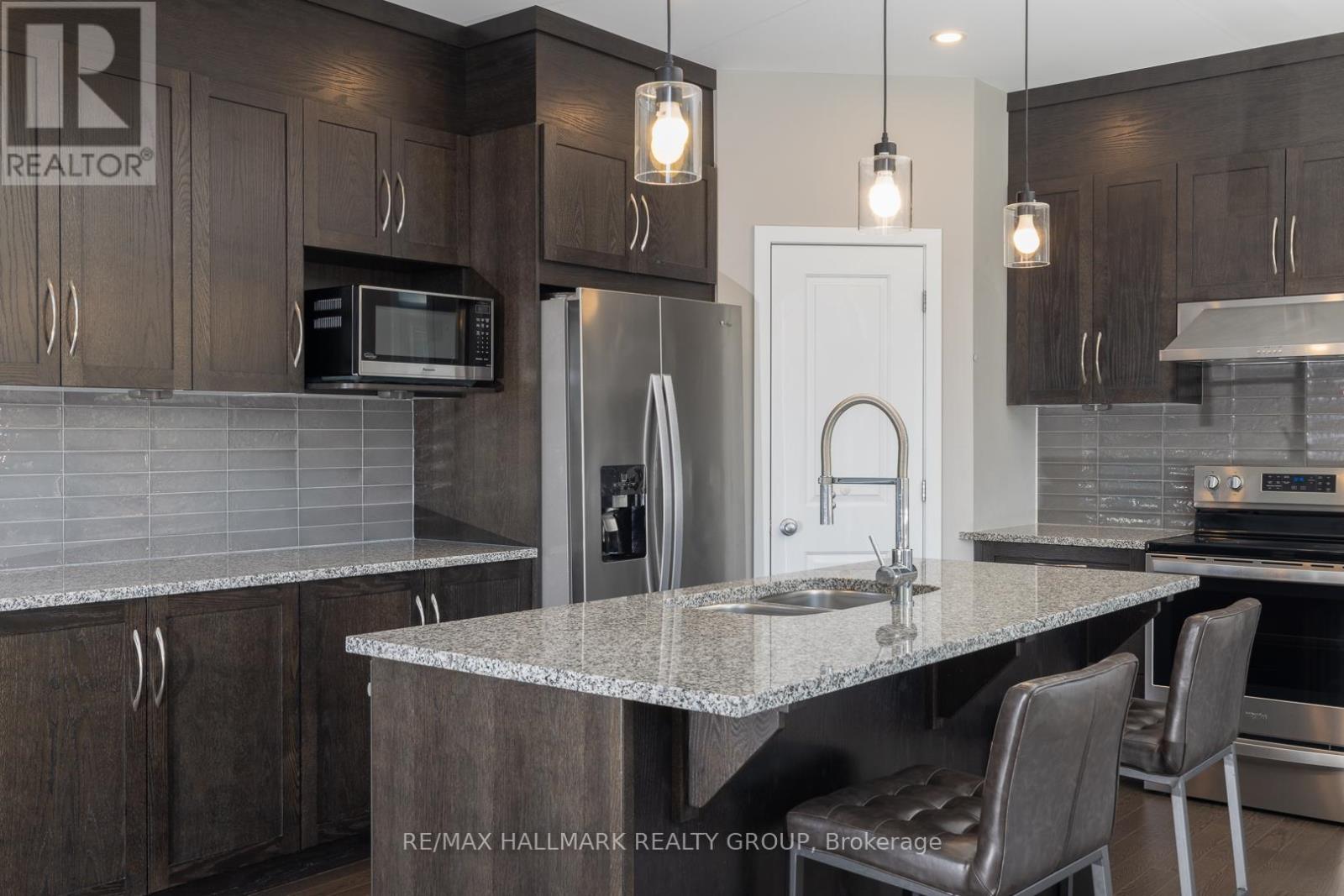5 Bed, 4 Bath House for Sale in Ottawa – 305 OXER PLACE, Ottawa – MLS# X13670224 - Image 12