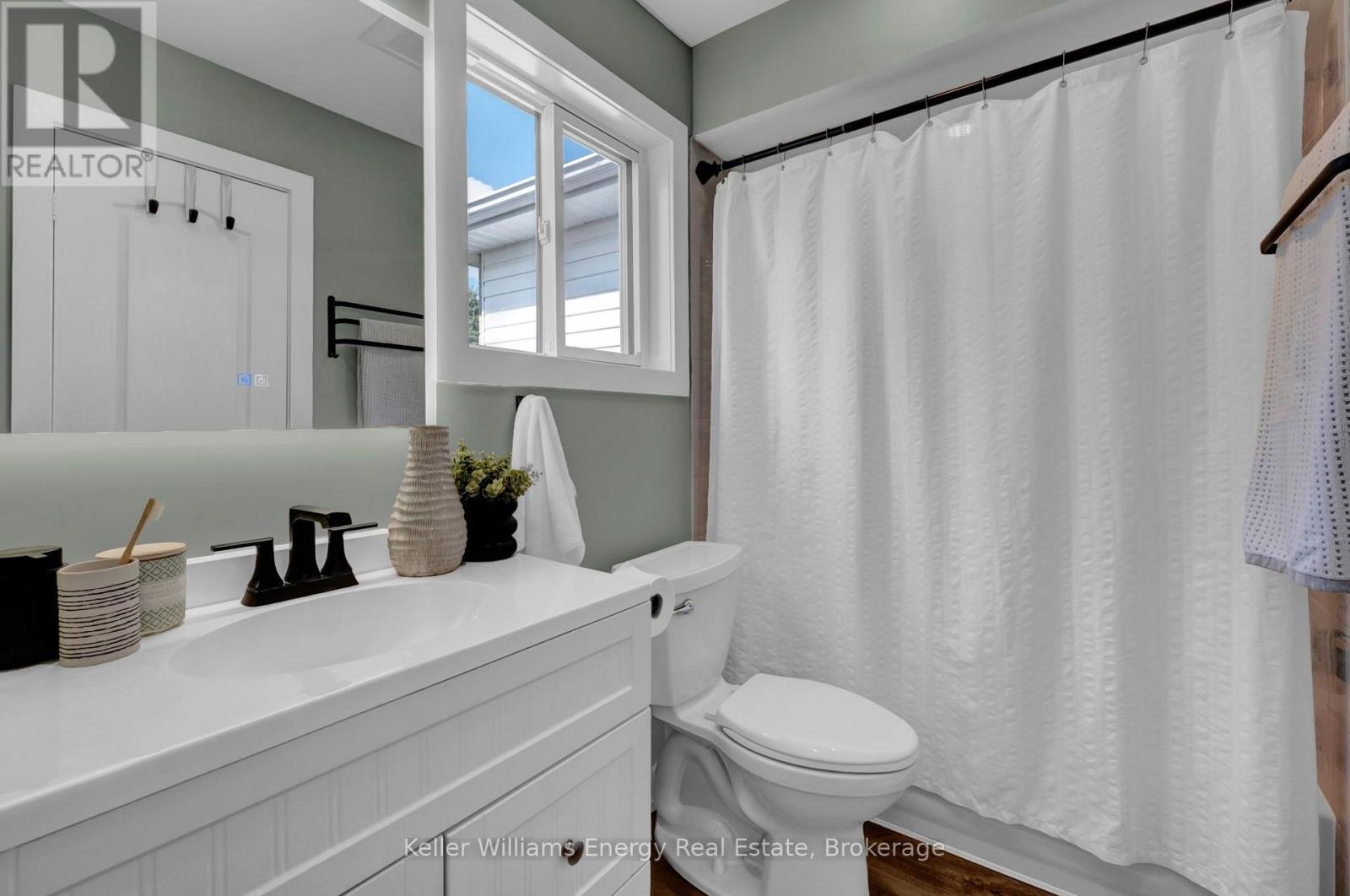 4 PRIMEAU AVENUE - Image 32