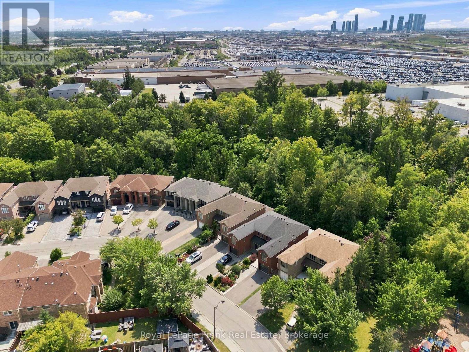 69 ALBERTA DRIVE - 4