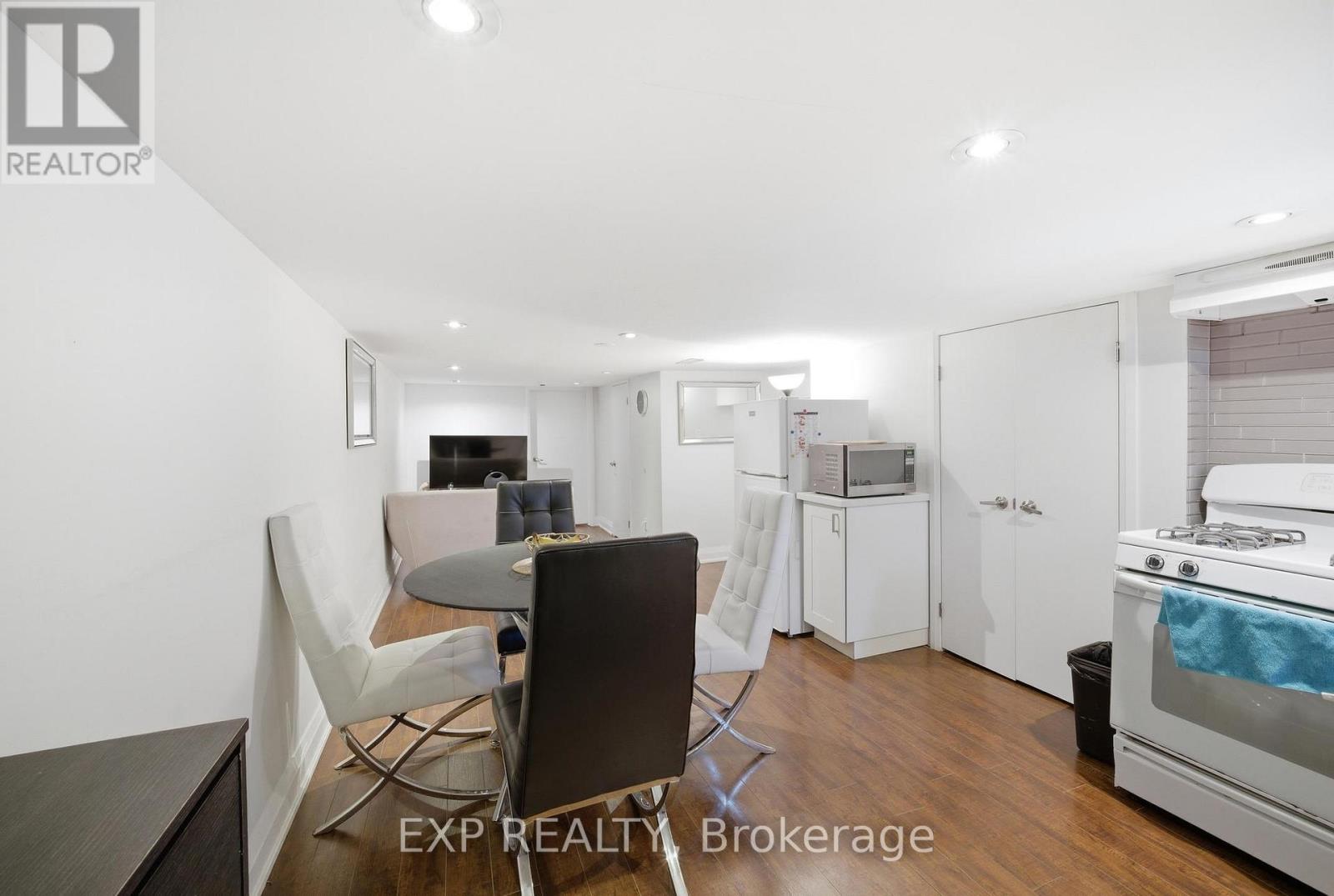 679 OSSINGTON AVENUE - 20