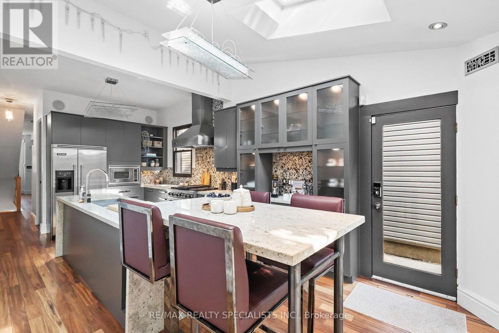 418 OSSINGTON AVENUE - 19
