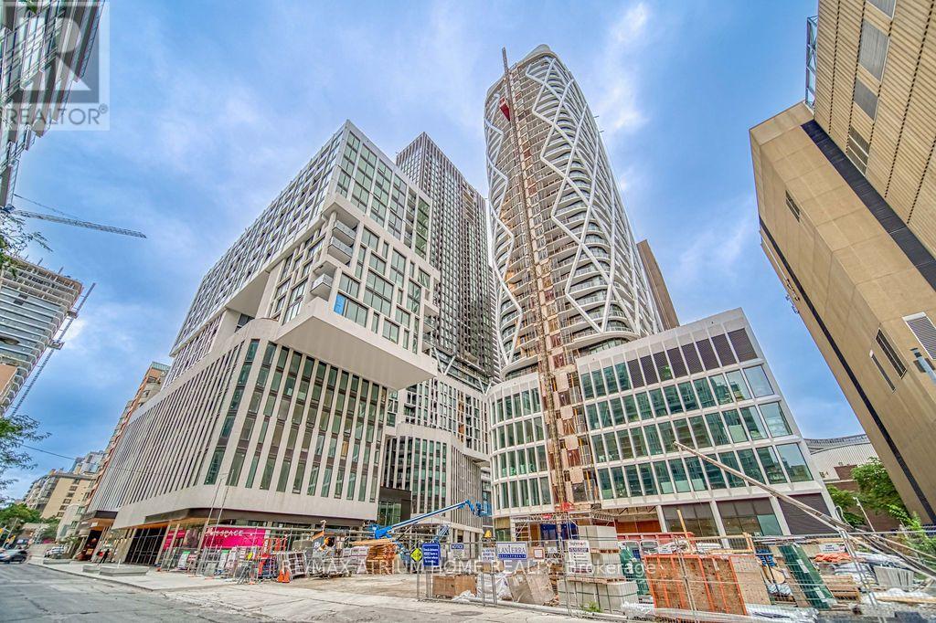 2003 - 238 SIMCOE STREET