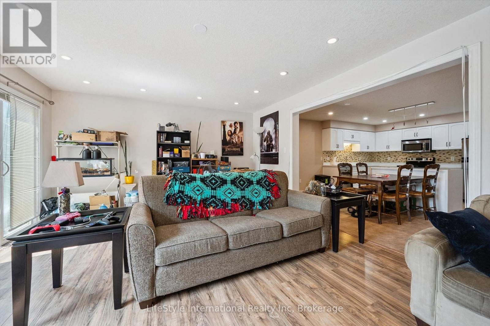 #27 105 BARD BOULEVARD - 11