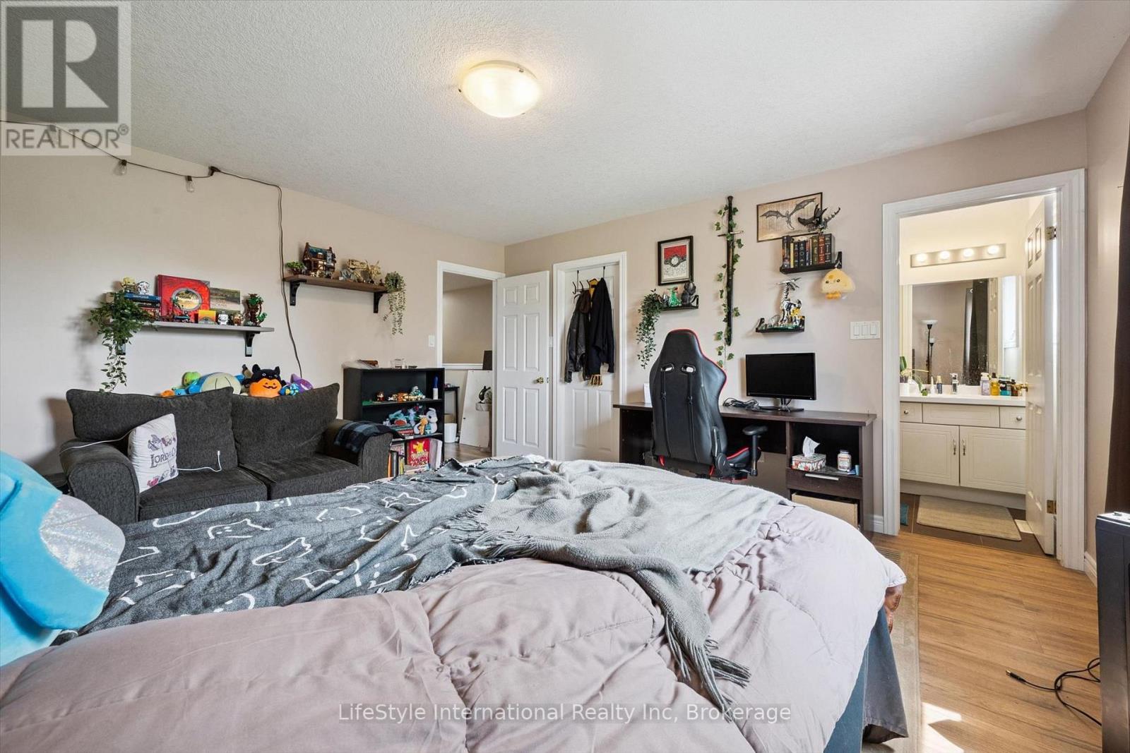 #27 105 BARD BOULEVARD - 22