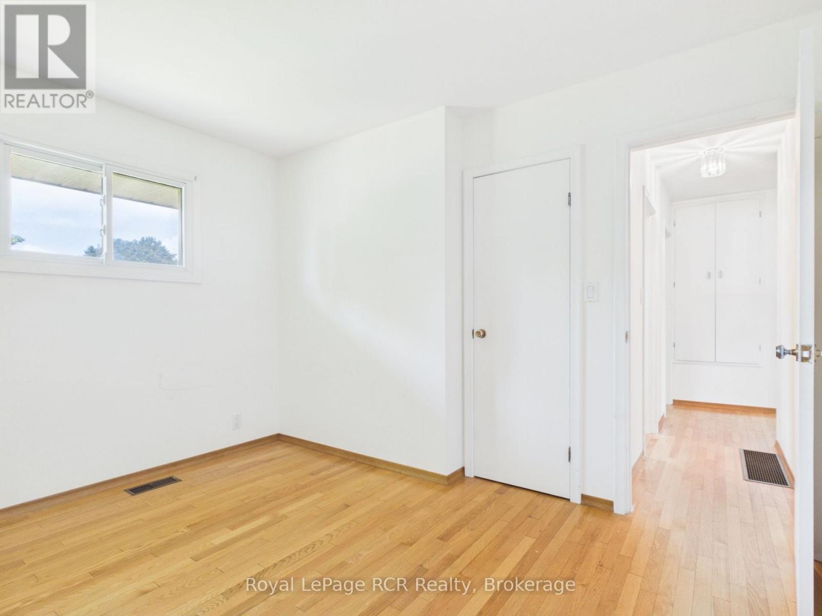 30 MARK STREET E - Image 13
