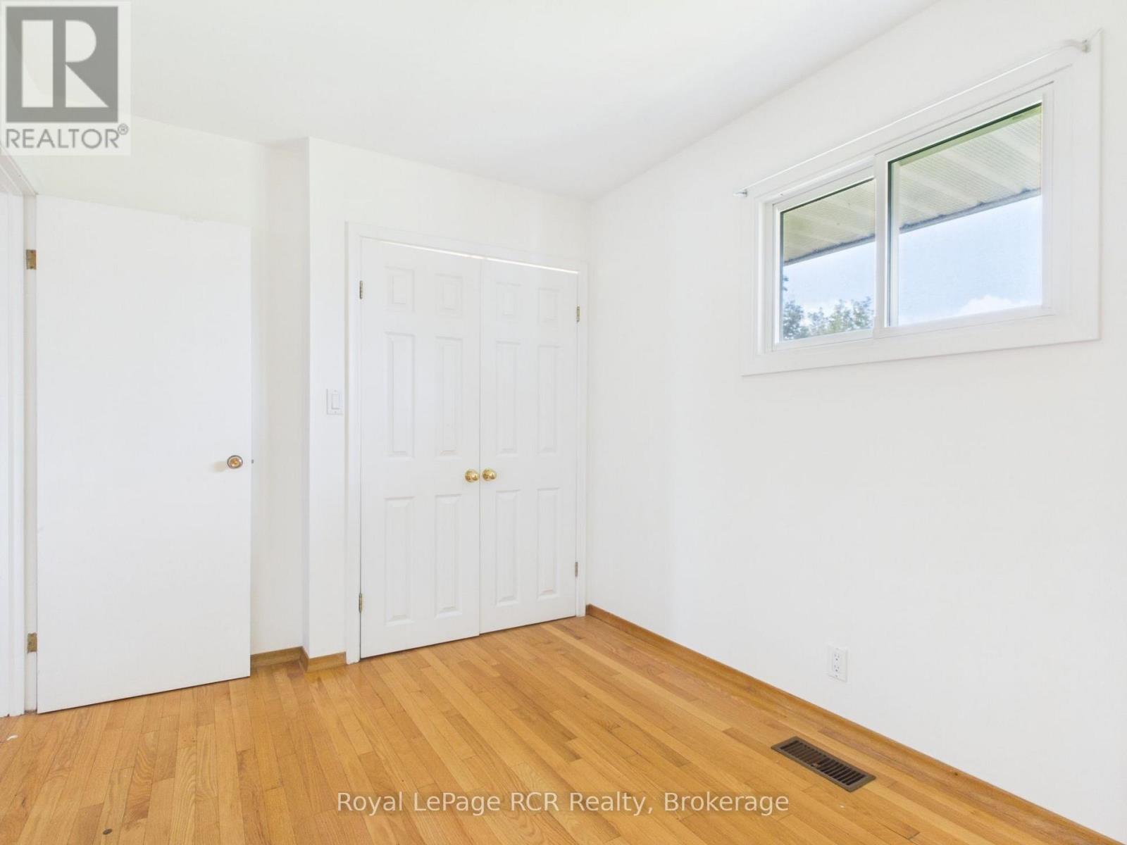 30 MARK STREET E - Image 18
