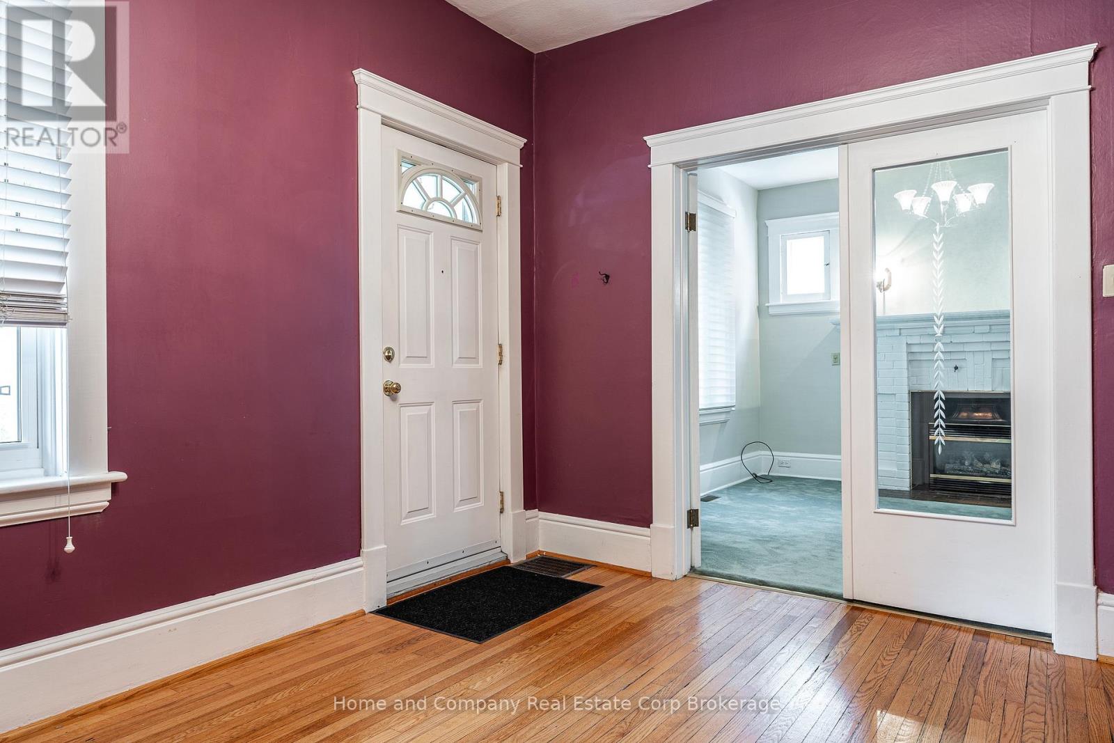 216 DOUGLAS STREET - 3