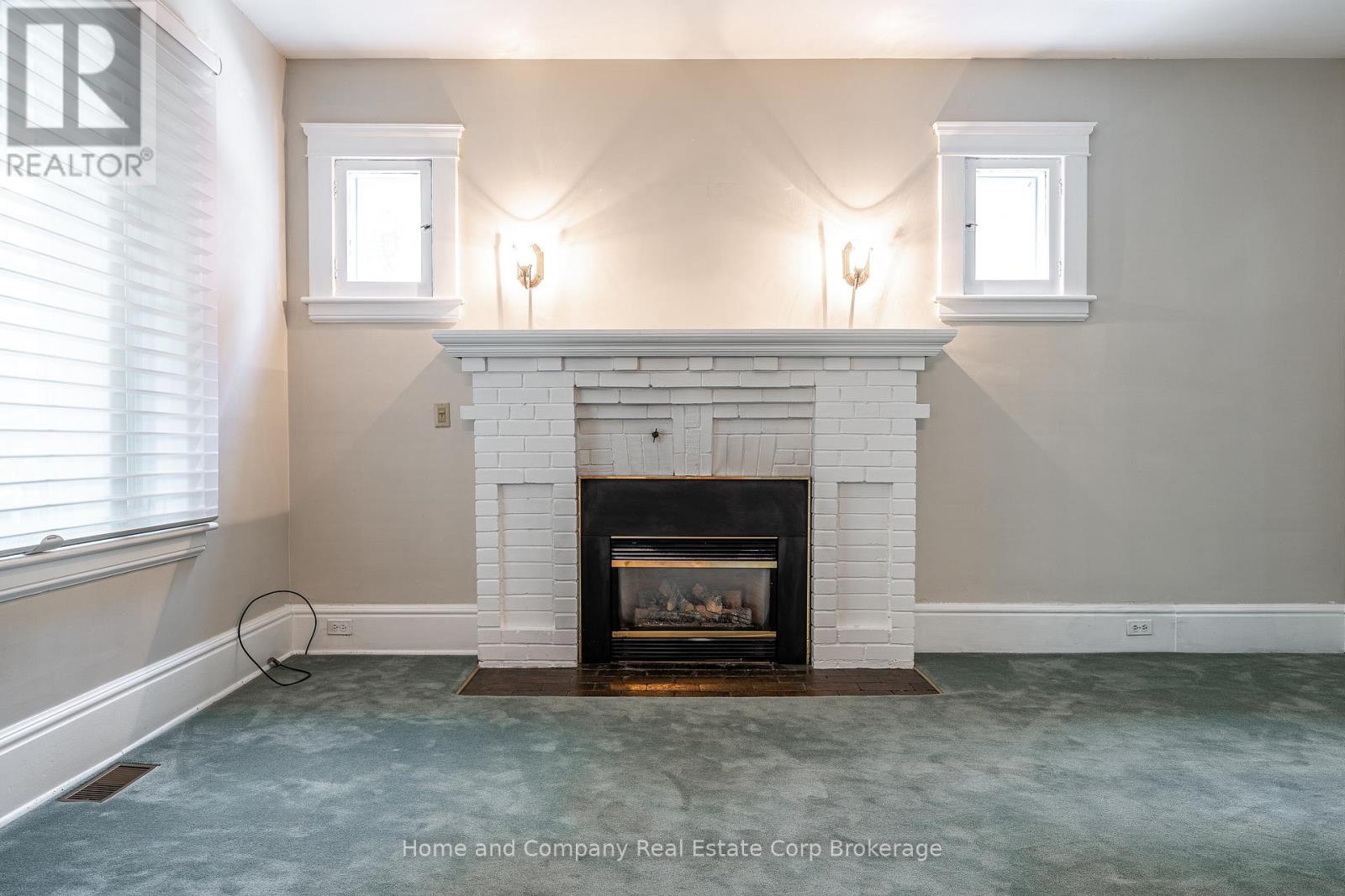216 DOUGLAS STREET - 6