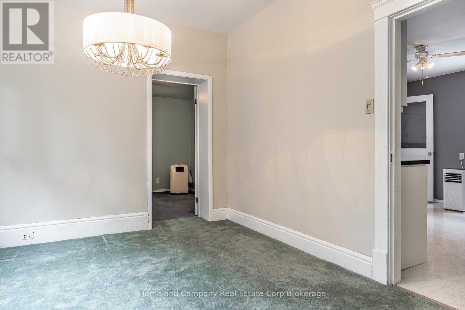 216 DOUGLAS STREET - 7