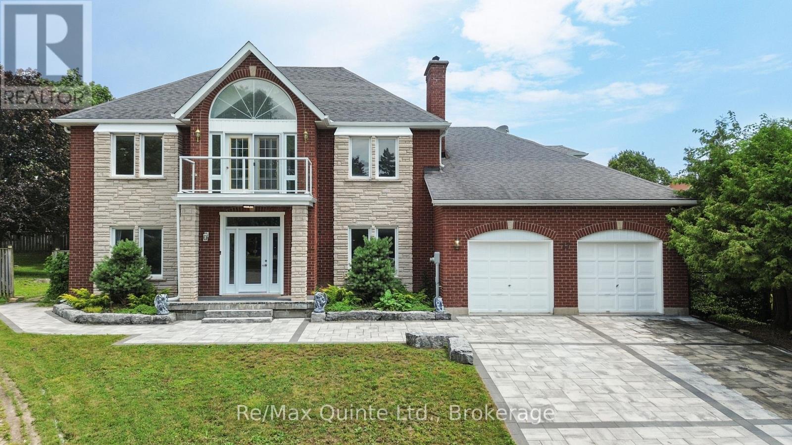 17 APPLEWOOD COURT