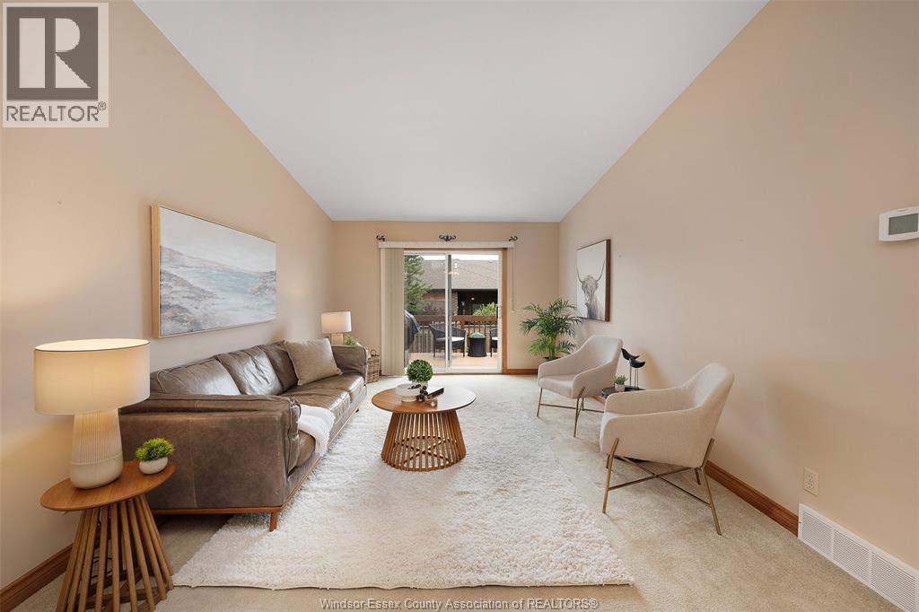 144 Bennie Ave - 11