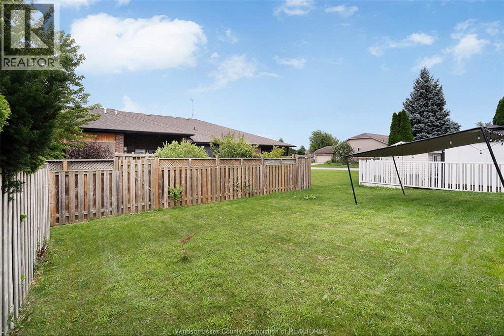 144 Bennie Ave - 38