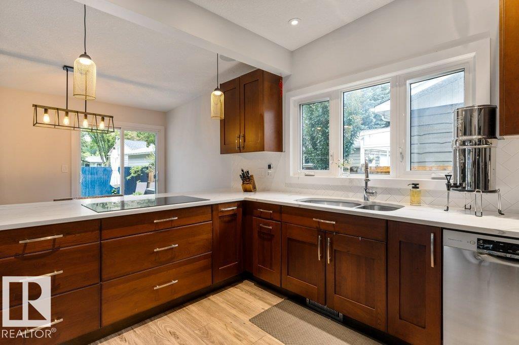 84 FLEETWOOD Crescent - Photo 18