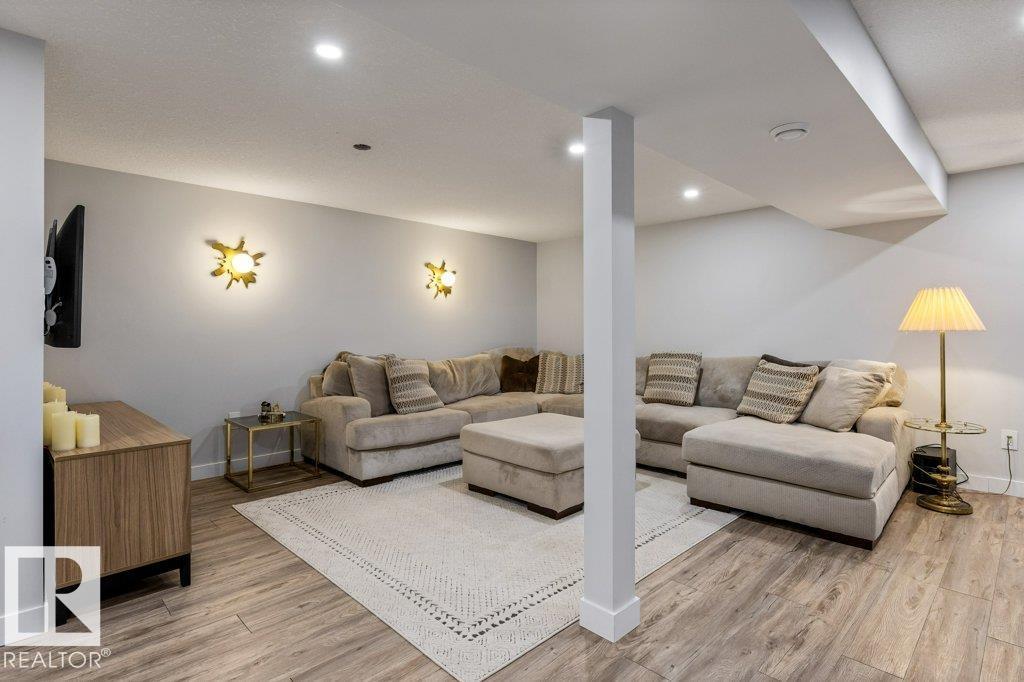 84 FLEETWOOD Crescent - Photo 30