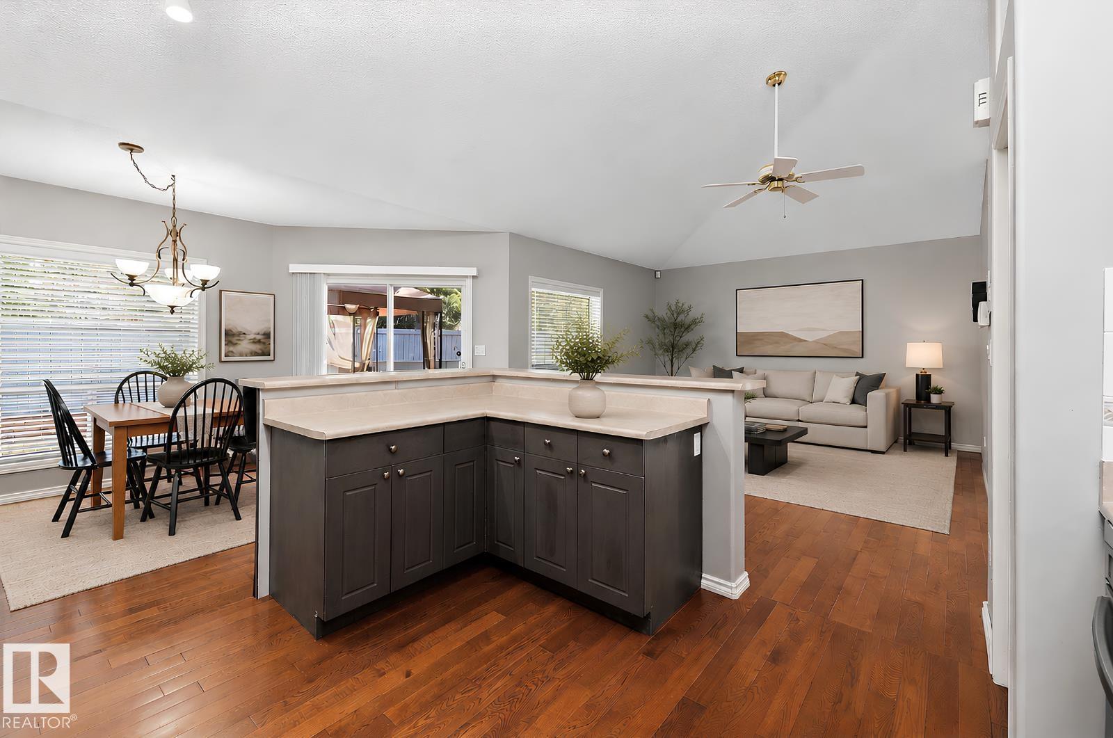 123 215 BLACKBURN DR E SW - Photo 5