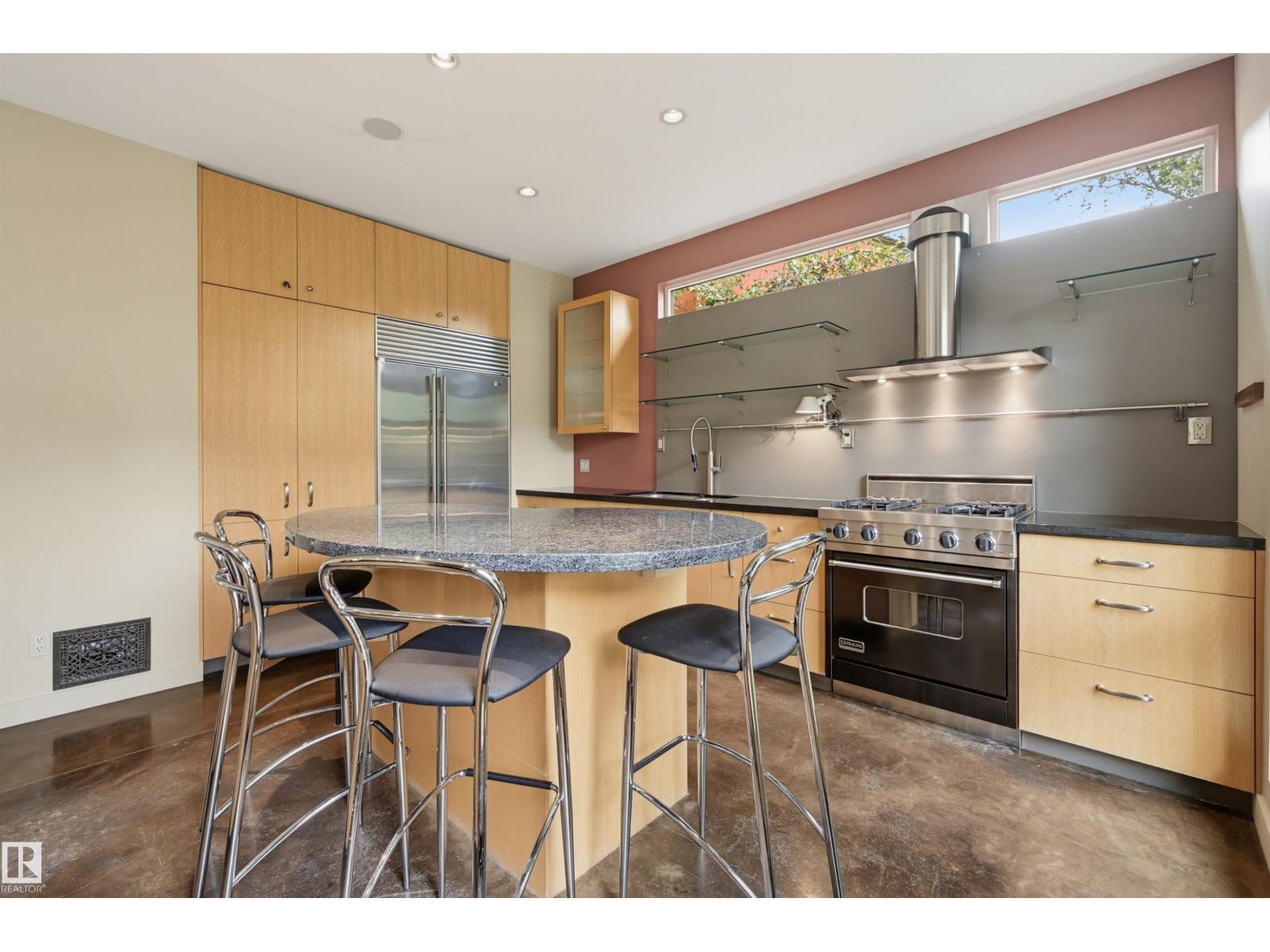 9758 86 Avenue NW - Photo 24