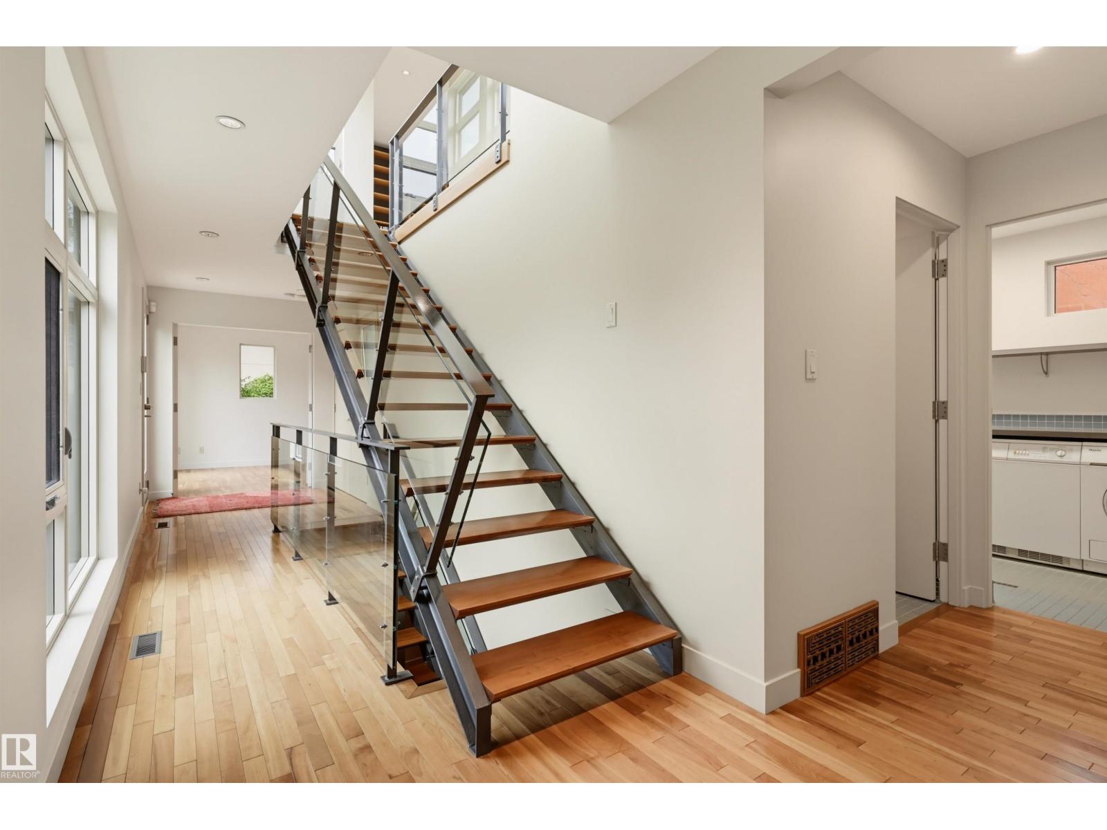 9758 86 Avenue NW - Photo 28