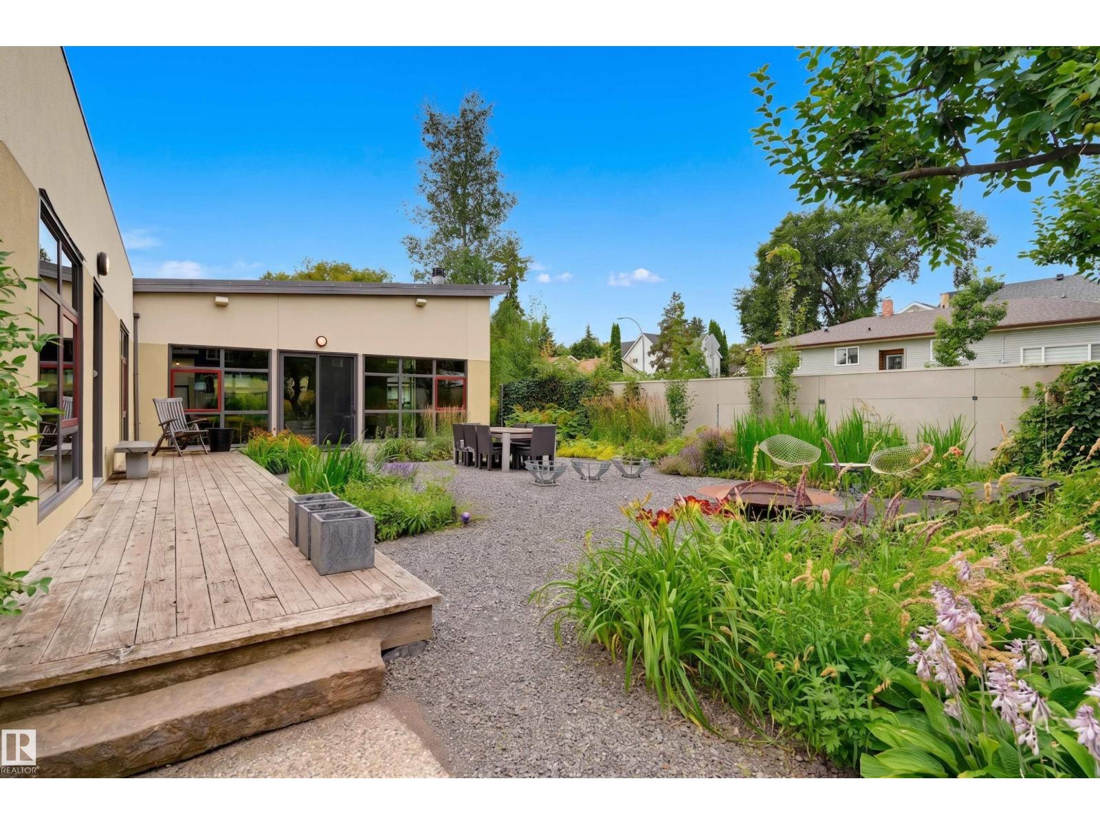 9758 86 Avenue NW - Photo 38