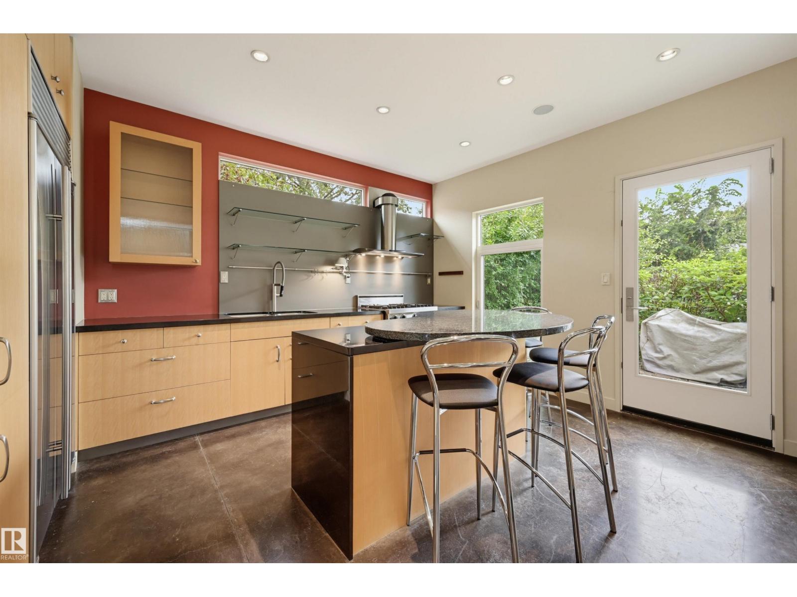 9758 86 Avenue NW - Photo 21