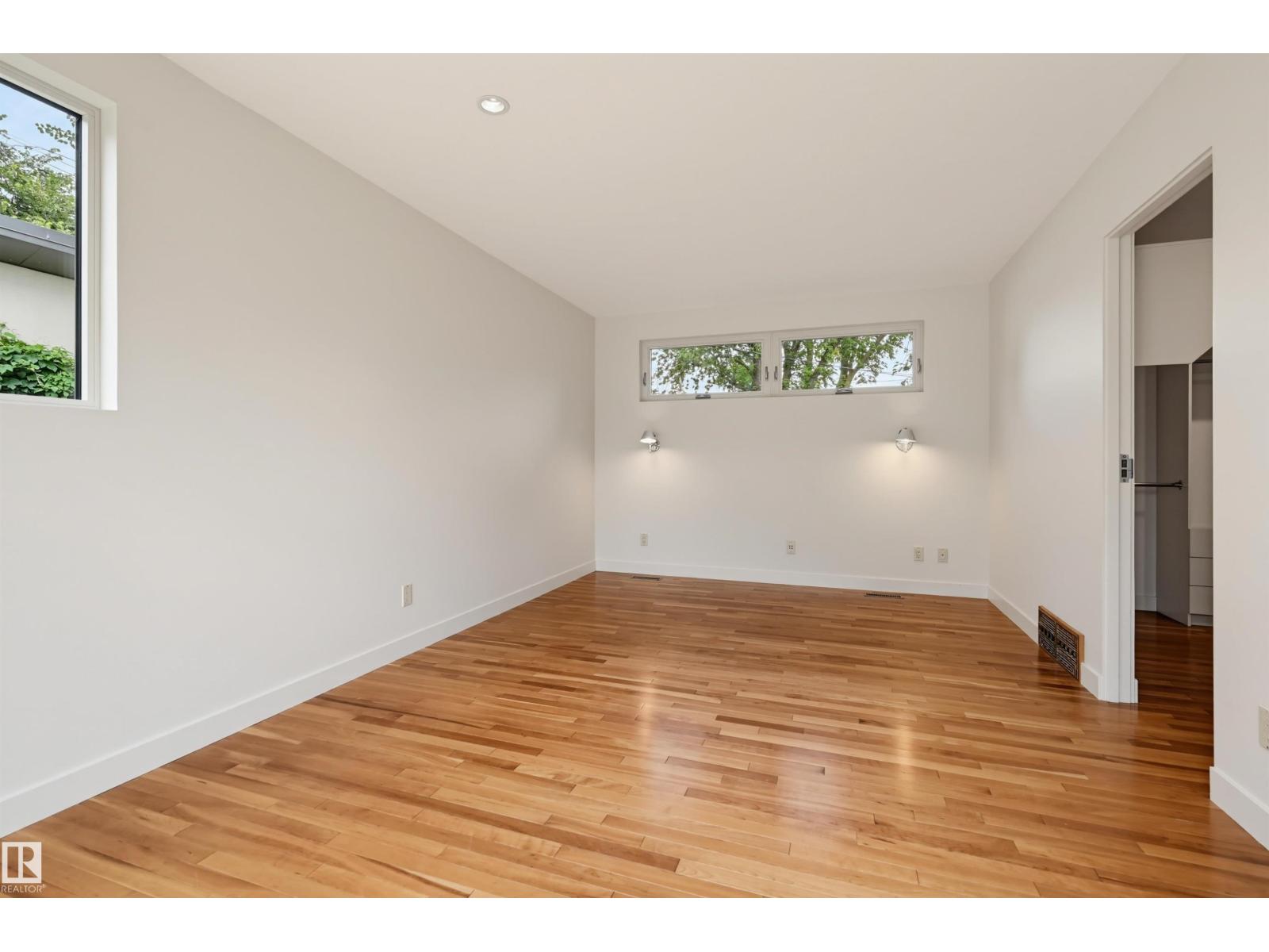 9758 86 Avenue NW - Photo 45